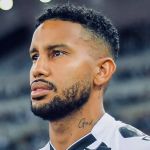 Ex-Atlético, Jair se desculpa por expulsão no Vasco: 'Atípico na minha carreira'