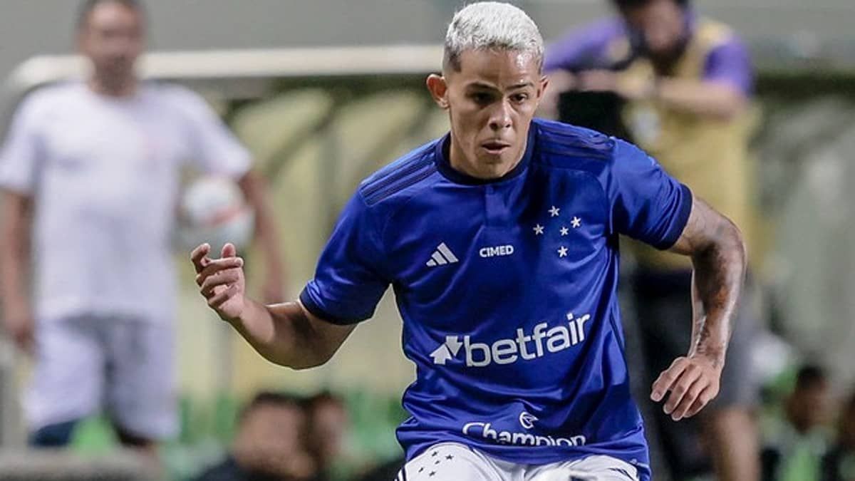 Wallisson reclama de incômodo e vira desfalque do Cruzeiro no Brasileirão