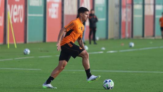 Volante Rômulo pode ser improvisado na lateral, assim como já foi utilizado pelo ex-técnico Mano Menezes