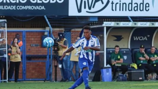 Volante Wellington, ex-São Paulo, foi alvo de racismo na porta de casa