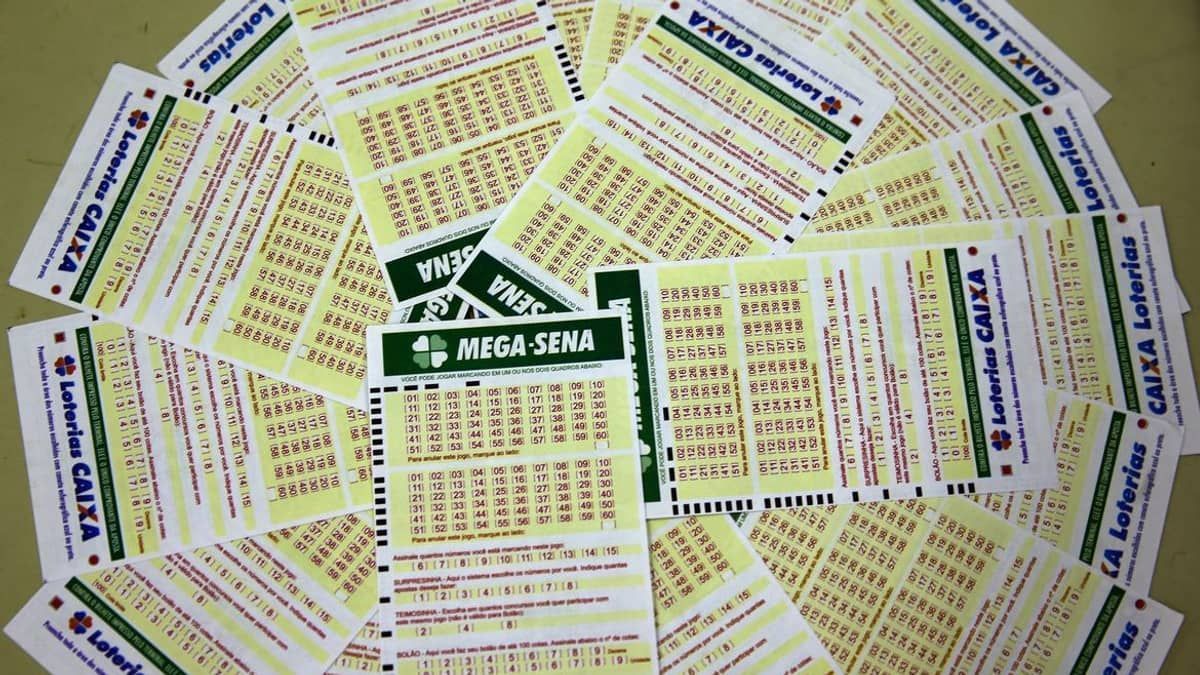 Mega-Sena acumula e próximo prêmio deve ser de 45 milhões de reais