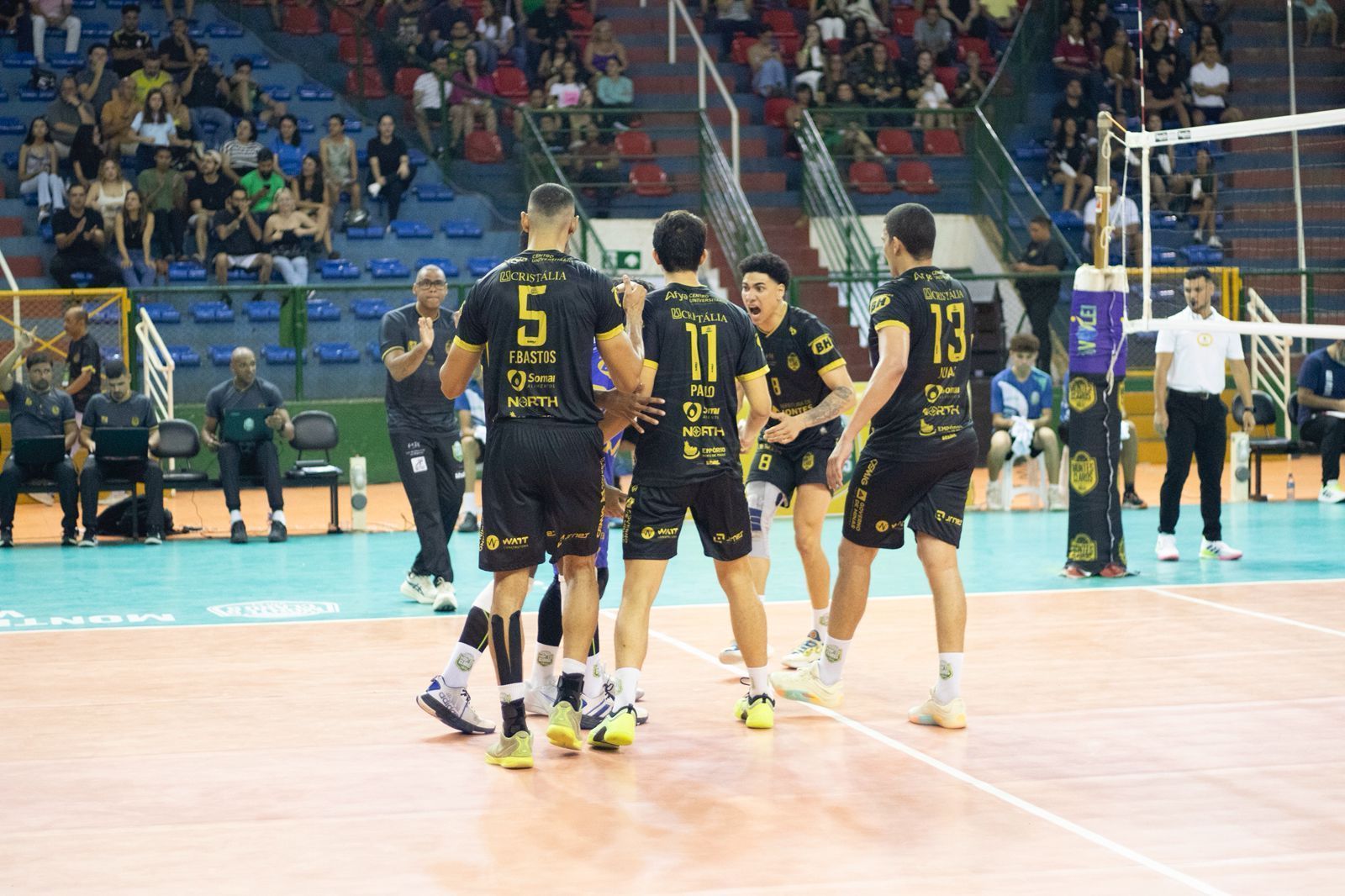 Líder da Superliga B, MOC Vôlei enfrenta o Araucária-PR fora de casa nesta quarta-feira