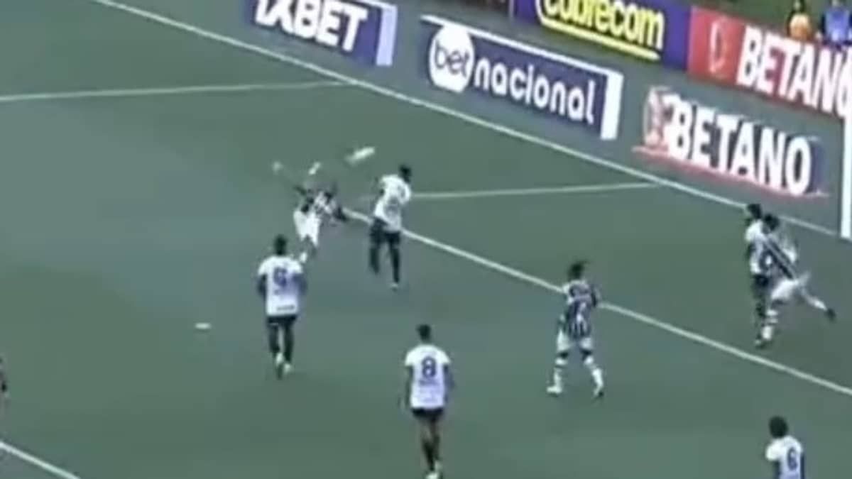 Fernando Diniz se rende a golaço de Keno, ex-Galo; assista