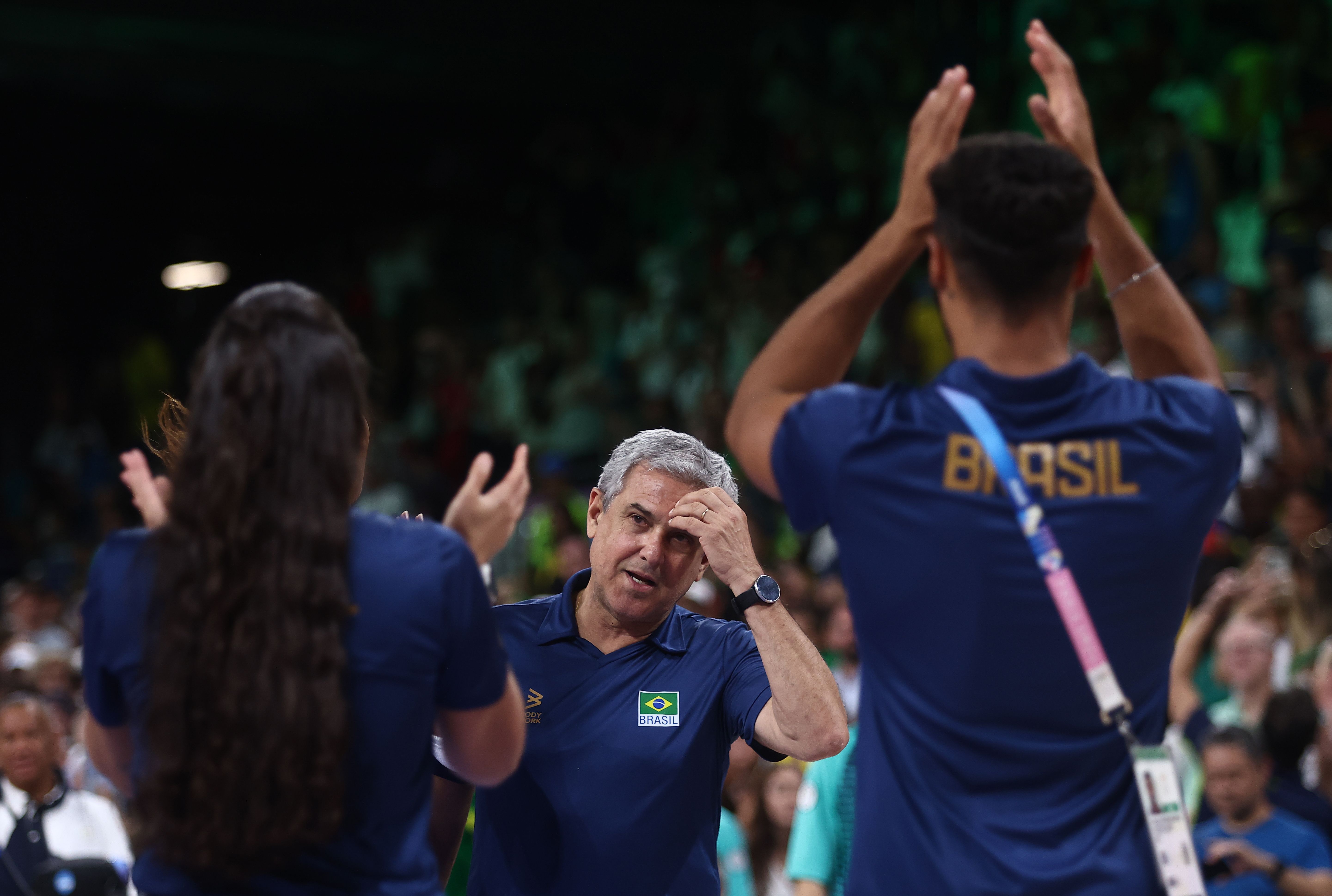 Zé Roberto reage à vitória da Seleção Brasileira Feminina de Vôlei em Paris