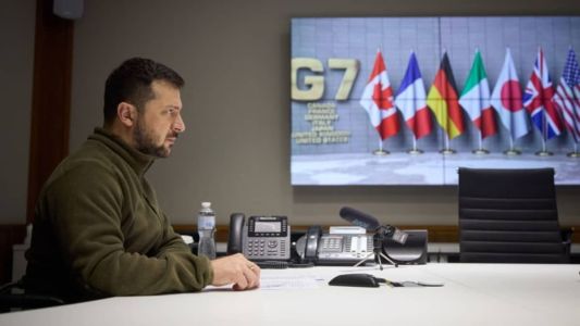 Volodymyr Zelensky participa do G7 e obtém apoio de integrantes
