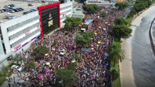 "Volta, Belchior!" desfila na Avenida dos Andradas