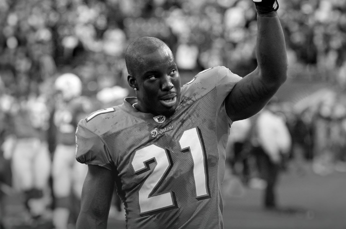 NFL: ex-jogador do Miami Dolphins é encontrado morto aos 35 anos