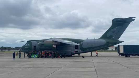 Voo com brasileiros para repatriação