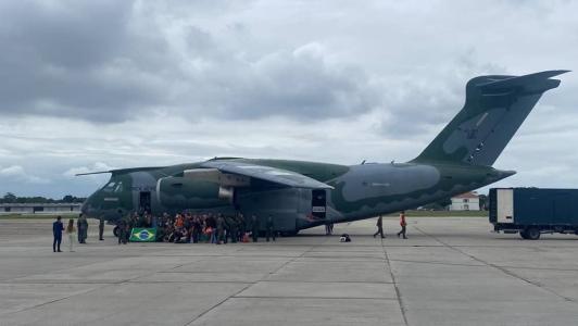 Voo com brasileiros para repatriação