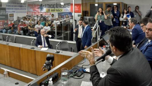 Votação do RRF em comissão da ALMG é adiada em uma semana