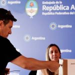 Mais de 20 mil argentinos residentes no Brasil podem votar no segundo turno das eleições