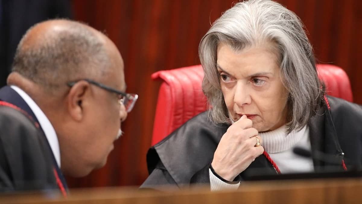 Voto da ministra Cármen Lúcia será decisivo para julgamento de Bolsonaro no TSE
