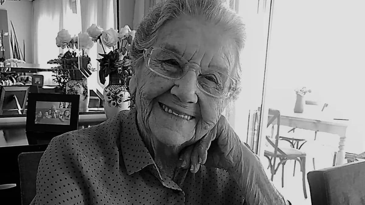 Vovó Palmirinha morre aos 91 anos neste domingo
