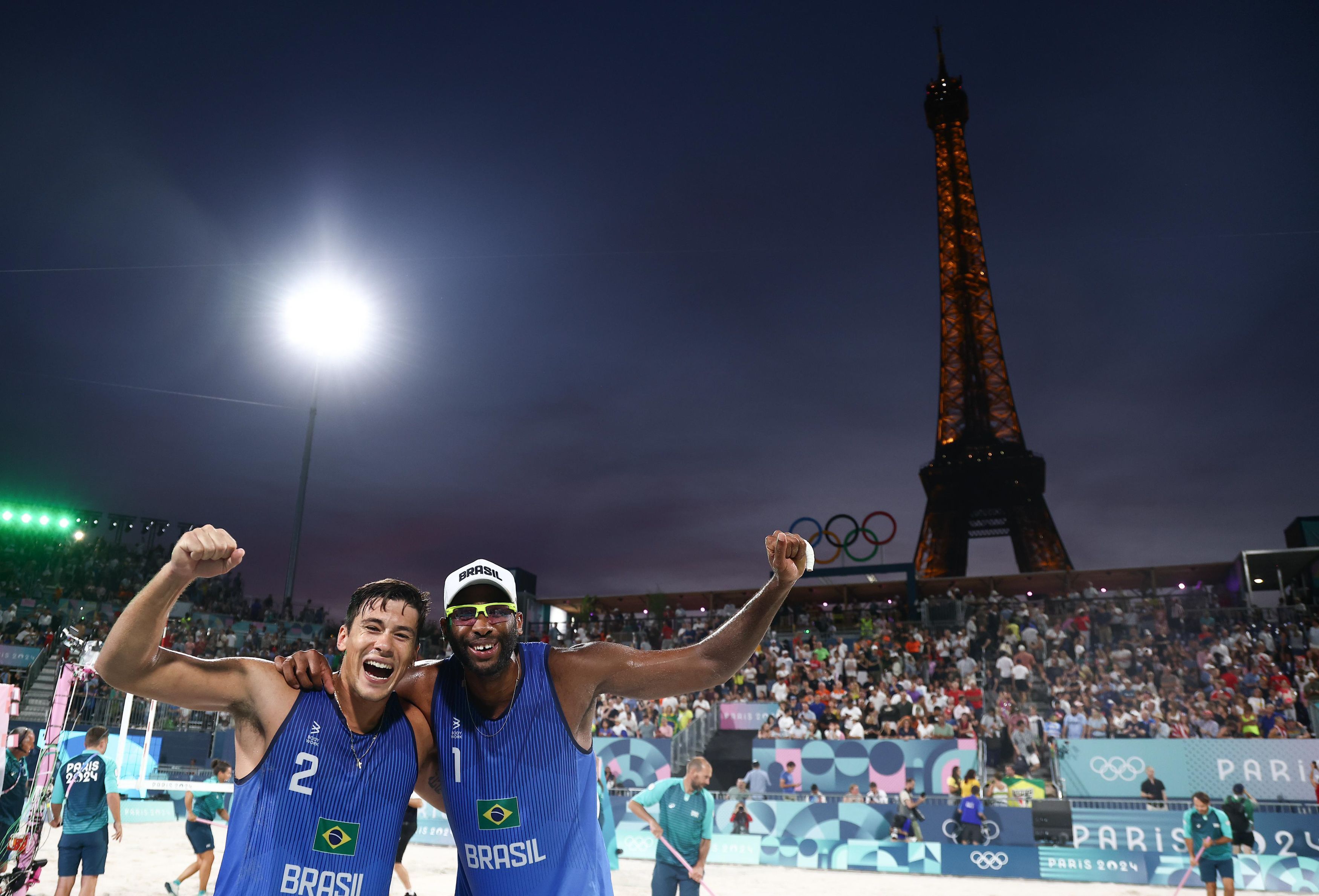 Paris 2024: Brasil atropela a Holanda e vai às quartas no Vôlei de Praia Masculino