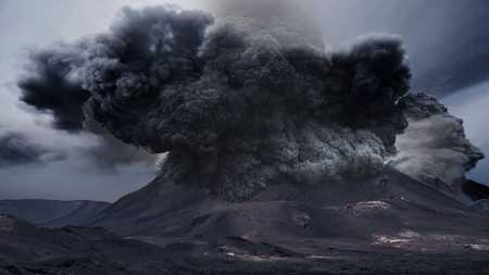 Vulcão, Popocatépetl, no centro do México continua emitindo gases desde a última terça-feira (23)