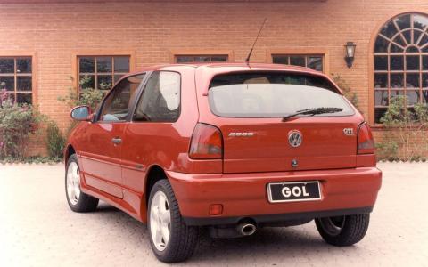 Volkswagen Gol GTI 1997, na geração conhecida como "Bolinha"