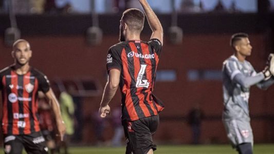 Wagner Leonardo foi o herói do jogo para o Leão