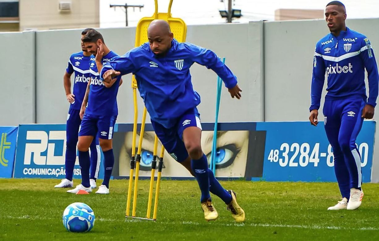 Clube da Série B anuncia acerto com ex-atacante do Cruzeiro