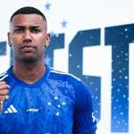 Lateral da Seleção manda recado a Walace, e torcida do Cruzeiro reage: 'Aguardamos você'