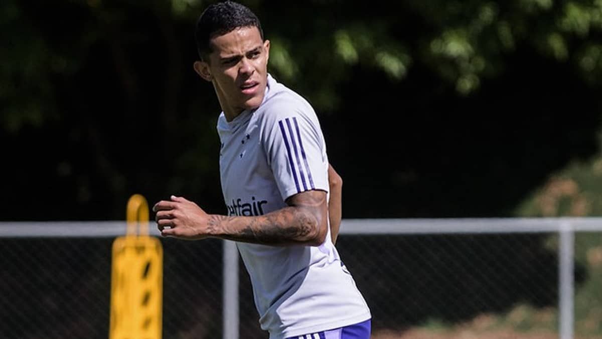 Wallisson, do Cruzeiro, volta a ficar à disposição de Pepa