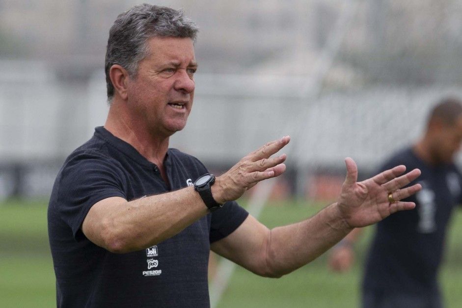 Preparador físico pode retornar ao Corinthians em nova função no clube; entenda