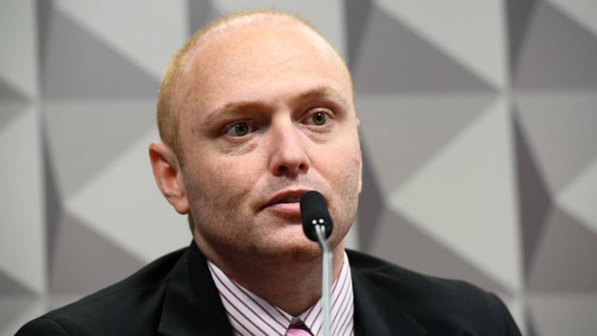 Hacker Delgatti voltará à Polícia Federal para novo depoimento nesta sexta-feira (18)