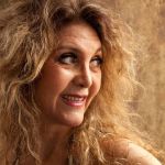 Wanderléa comemora 60 anos de carreira e lança disco de chorinhos 