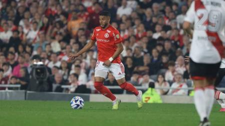 Wanderson pode perder espaço na equipe titular na Libertadores