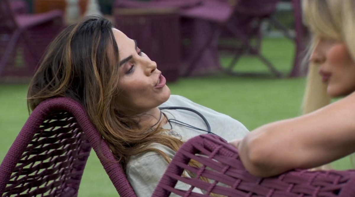 BBB 24: Wanessa reclama de manchas vermelhas no corpo, e web questiona: 'dengue?'