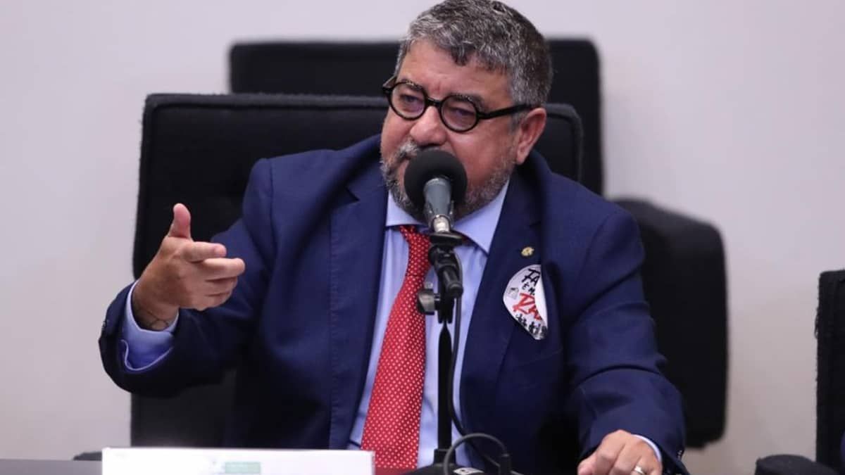 Vice-presidente do PT vota para arquivar denúncias contra Nikolas e Zambelli no Conselho de Ética