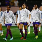 EUA surpreendem e deixam craque do futebol feminino fora de Paris 2024