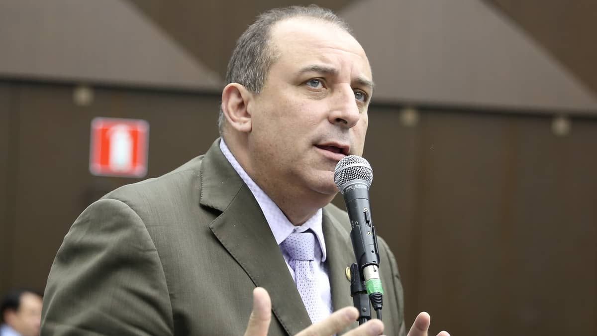 Justiça bloqueia R$ 21 mi em bens de ex-presidente da Câmara de BH por suposta fraude