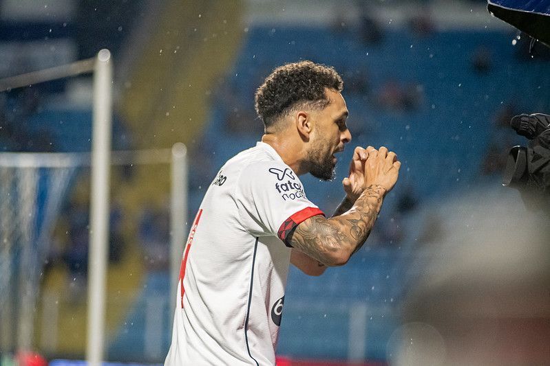Wellington Nem, Gegê e Welder se despedem do Vitória; clube negocia com Rodrigo Andrade