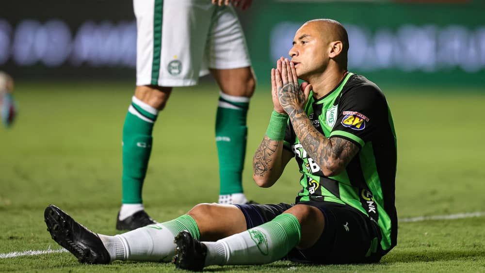 Wellington Paulista pede 'vergonha na cara' ao time do América após rebaixamento