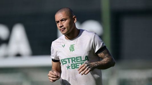 Wellington Paulista durante partida entre América e Fluminense, válida pela 1ª rodada do Campeonato Brasileiro