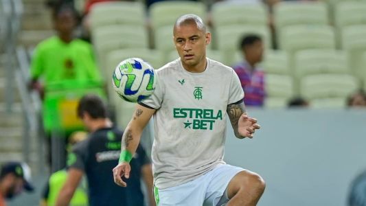 Wellington Paulista durante partida entre Fortaleza e América, pela 26ª rodada do Campeonato Brasileiro