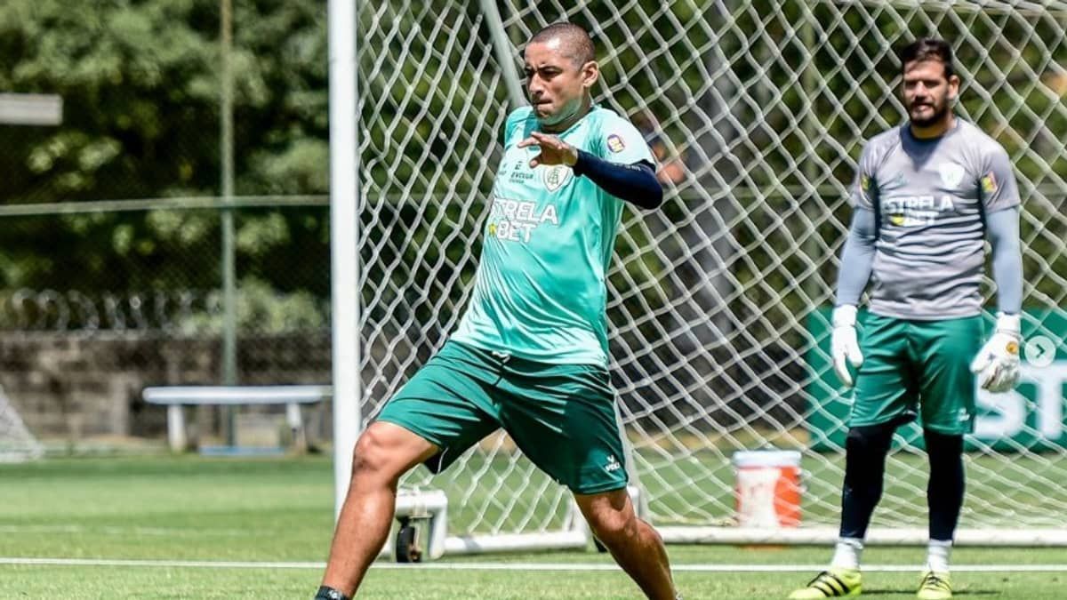 “Este é o melhor clube em que trabalhei”, afirma Wellington Paulista