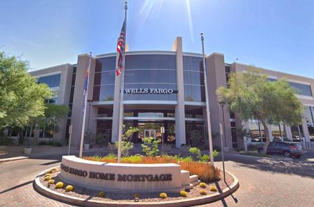 Foto mostra fachada de banco no Arizona