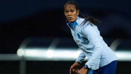Wendie Renard pode ser baixa para a França na partida contra o Brasil