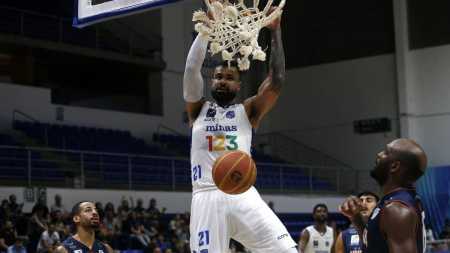 Wesley Castro, ala-pivô do Minas, em partida contra a Unifacisa no primeiro turno do NBB