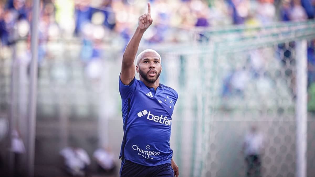 Irregular no Cruzeiro, Wesley busca afirmação em 'jogo de seis pontos'