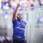 Irregular no Cruzeiro, Wesley busca afirmação em 'jogo de seis pontos'