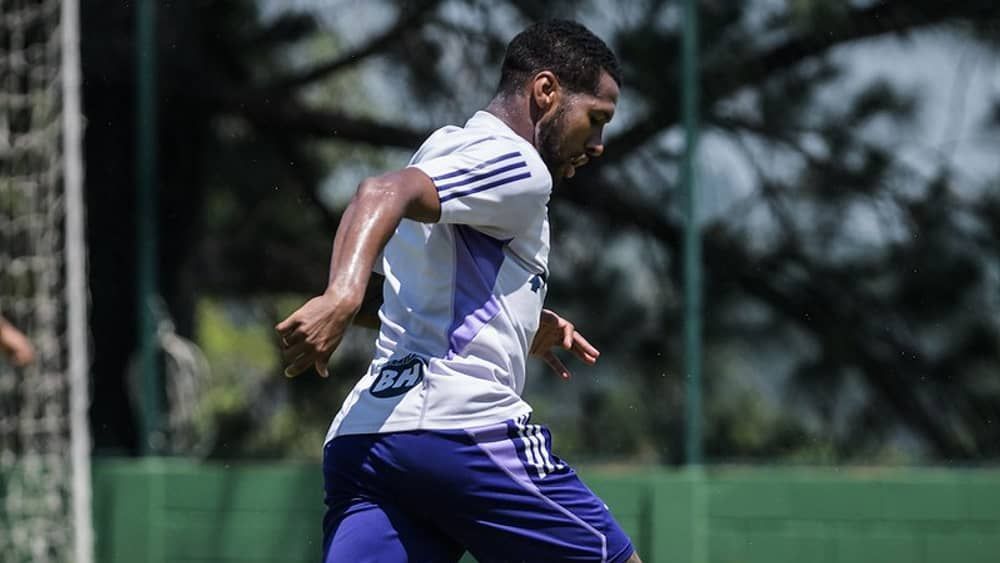 Wesley questiona reserva no Cruzeiro e é 'barrado' por Paulo Autuori