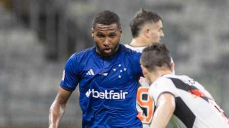 Wesley em partida entre Cruzeiro e Vasco, pela Série A
