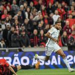 Cruzeiro permite duas reações do Athletico e empata na Arena pelo Brasileiro