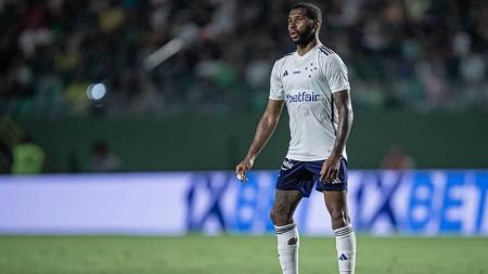 Wesley ficou em campo por 63 minutos diante do Goiás