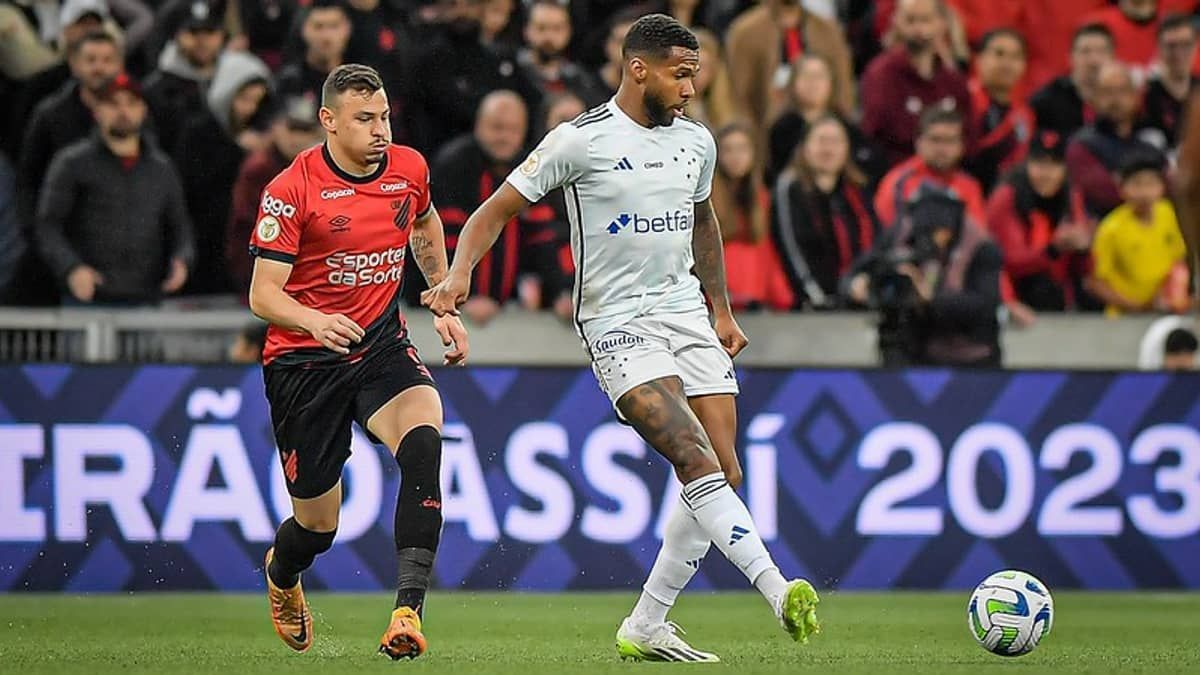 Wesley após empate do Cruzeiro com o Athletico-PR: 'Sensação de derrota'