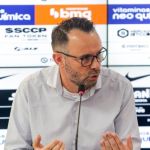 Diretor financeiro do Corinthians revela folha salarial do clube