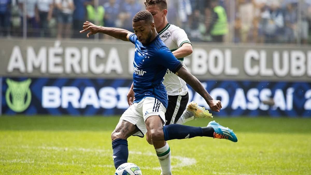 Com 5ª pior marca, Cruzeiro precisa de 10 chutes para marcar gol no Brasileirão