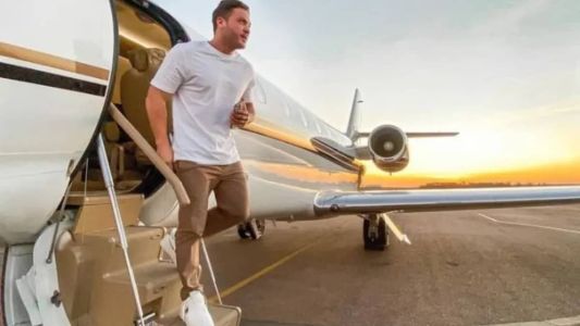 Avião está em nome da empresa de Wesley Safadão